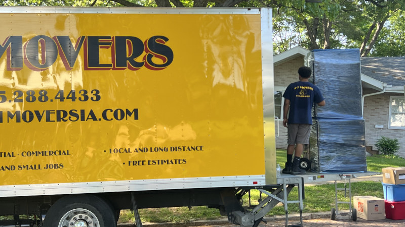 Commercial Moving in Des Moines, IA